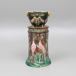 PIEDESTAL och YTTERFODER, majolika.