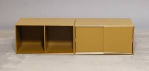 Peter J. Lassen. To Montana moduler, 6120S samt 6112, dybde 46 cm