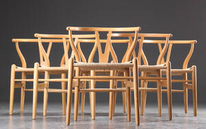 Hans. J. Wegner. Sæt på seks Y-stole af eg, model CH-24 6 Denne vare er sat til omsalg under nyt varenummer 4353896
