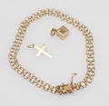 ARMBAND X-LÄNK samt TVÅ HÄNGEN, 18k guld, total vikt ca 7,7 gr.