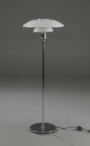 Poul Henningsen. PH 4½ - 3½ standerlampe