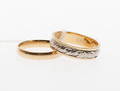 RINGAR, 2st, 18k guld, vikt ca 11,8 gram.