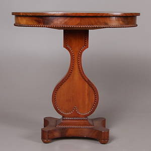 SALONGSBORD, Karl Johan stil, 1900-talets första hälft.