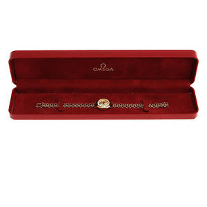 DAMARMBANDSUR, 18K rödguld, Omega. Vikt 15,0 g.