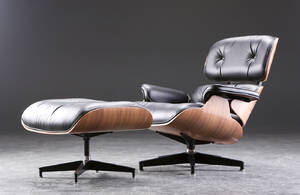 Charles Eames, Lounge Chair med tilhørende fodskammel 2  
