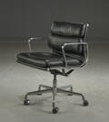 Charles Eames. Soft Pad kontorstol fra serien Aluminium Group Konference, sort læder
