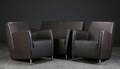 To-pers. sofa samt par lænestole, brunt læder 3 