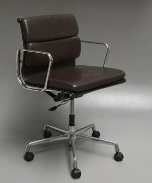 Charles Eames. Soft Pad kontorstol, Model EA-217 Full Leather