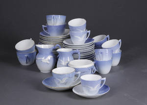 Mågestel, servicedele af porcelæn. BG. II sort. 46