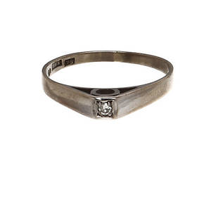 RING, 18K vitguld med diamant, totalt ca 0,025 ct. Vikt 1,7 g.