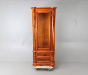 VITRINSKÅP, 1900-tal.