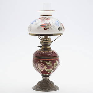 BORDSFOTOGENLAMPA, metallmajolika samt glas, 1900-talets första hälft.