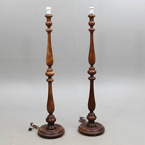 GOLVLAMPOR, 1 par, trä, 1900-tal.