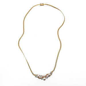 COLLIER, 18K rödguld med odlade pärlor samt diamanter. Vikt 9,6 g.