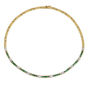 COLLIER, 18K rödguld med diamanter 1,2 ct samt smaragder. Vikt 42,7 g.