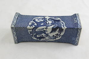 KUDDE, porslin, Xuande märkt, Kina.
