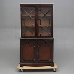 BOKSKÅP, 1900-talets andra hälft.