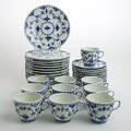 KAFFESERVIS, 33 delar, Musselmalet, helblond, Royal Copenhagen.