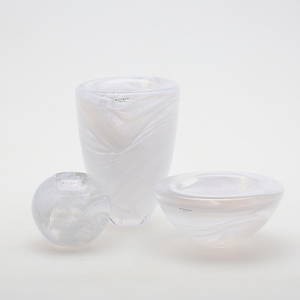 KONSTGLAS, 3 delar, Kosta Boda, 1900-talets andra hälft.