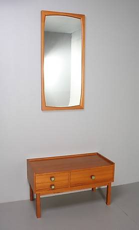 HALLBYRÅ samt SPEGEL, teak, 195060-tal.