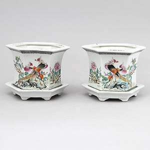 YTTERFODER med UNDERFAT, ett par, porslin, Kina, 1900-tal.