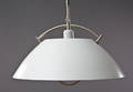 Hans J. Wegner 1914-2007. Hvidlakeret pendel med hejs.