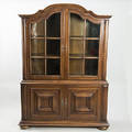 SKÅP MED VITRINÖVERDEL, ek, 1900-talets slut.
