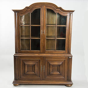 SKÅP MED VITRINÖVERDEL, ek, 1900-talets slut.