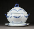 Bing  Grøndahl. Stor Empire lågterrin af porcelæn, 1. sort.