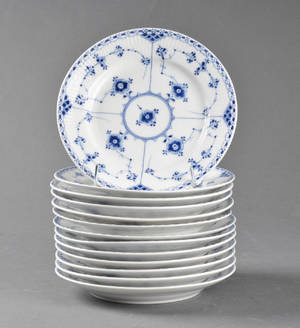 Kgl. P. Musselmalet halvblonde tallerkener 13