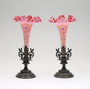 BORDSUPPSATSER, 1 par, glas och patinerad metall, 1900-talets början.