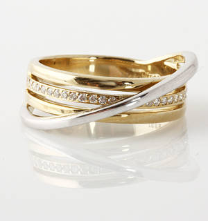 Brillantring af 14 kt. guld og hvidguld, i alt ca. 0.16 ct
