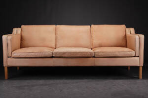 Stouby. Tre-pers. sofa med bøffellæder, model Eva