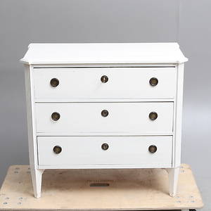 BYRÅ, gustaviansk stil, 1900-tal.