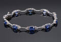 Armbånd af guld med safir og diamanter  Denne vare er sat til omsalg under nyt varenummer 4549359