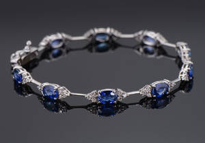 Armbånd af guld med safir og diamanter Denne vare er sat til omsalg under nyt varenummer 4549359