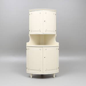 HÖRNSKÅP, gustaviansk stil, 1900-tal.