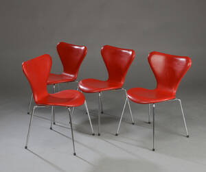 Arne Jacobsen. Sæt på fire stole syveren model 3107 4