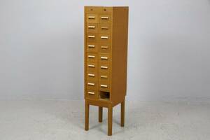 ARKIVSKÅP, ek, 1950-tal