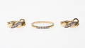 RING SAMT ETT PAR ÖRHÄNGEN, 18k guld, vikt ca 5,6 gr.