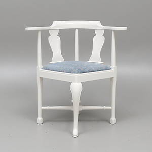 PUDERSTOL, 1900-talets första hälft.