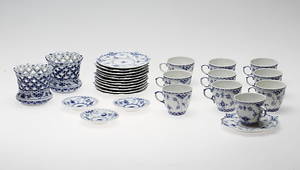 SERVISDELAR, 17 delar, porslin, Musselmalet, Royal Copenhagen, Danmark.