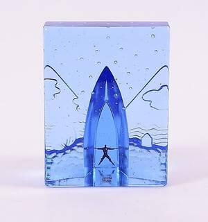 BERTIL VALLIEN. skulptur, glas, Kosta Boda, signerad.