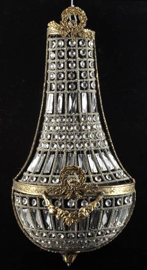 Vägglampett med glasprismor, 1900-talets andra hälft