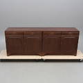 DUBBELSIDEBOARD, engelsk stil, 1900-talets andra hälft.