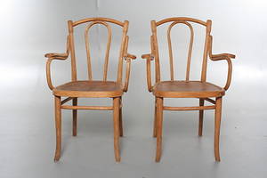 KARMSTOLAR, ett par, Thonet. 1900-talets början.
