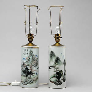 BORDSLAMPOR, ett par, porslin, Kina, 1900-tal.