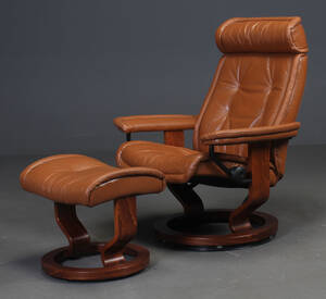 Ekornes, Norge. Stressless lænestol og skammel 2
