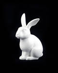 KPM BERLIN. Hase, hockend.