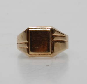 KLACKRING,14k guld, vikt ca 3,3 gr.